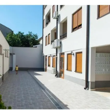 דירה Apartman D&e *